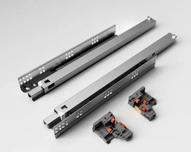 Комплект направляющих Soft-Close скрытого монтажа DTC D-Motion, L=400мм, полного выдвижения с доводчиком, для ЛДСП 16 мм, с 3D регулировкой (2 направляющие + 2 фиксатора)