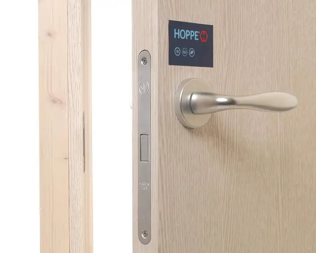 Замок магнитный WC 50x8x96x6 штульп овал 18 мм, хром матовый с ответной планкой W7 и винтами
